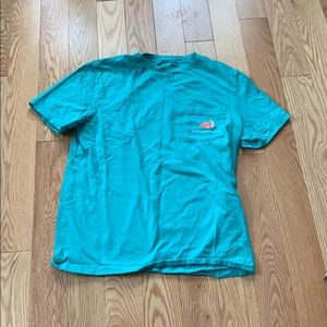 Vineyard vines tee